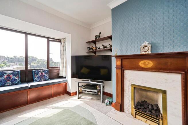 4 bed Detached for sale Image 4