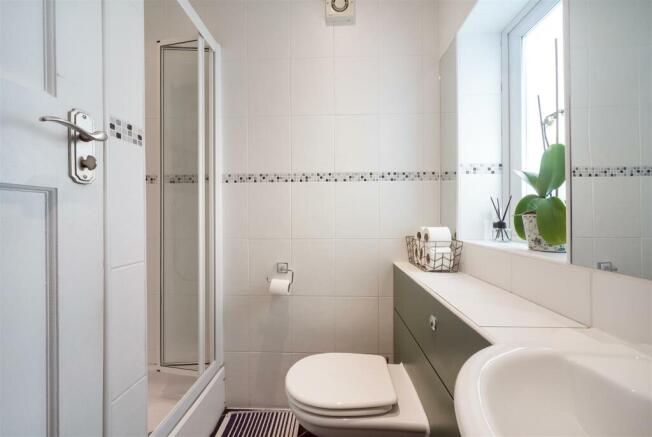 36 Gresham Avenue shower room.jpg