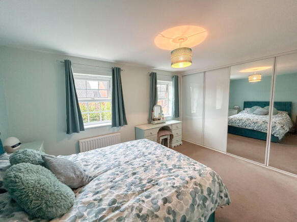 bedroom 1-1