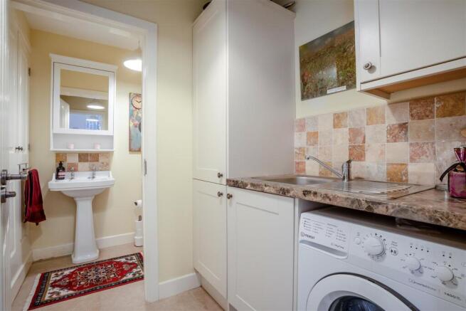3 bed Semi-Detached for sale Image 9
