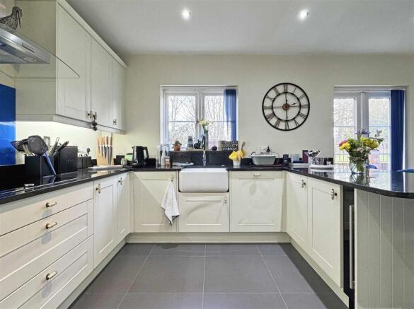 Kitchen c.jpg