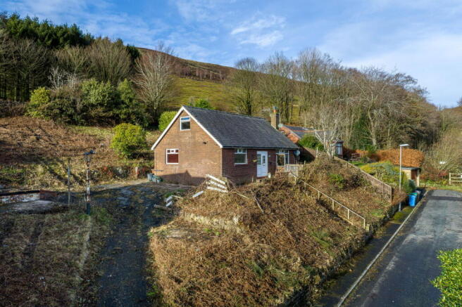 8 bed Detached for sale Image 5