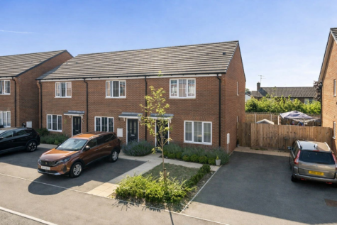 Pomona Way , Shefford , SG17