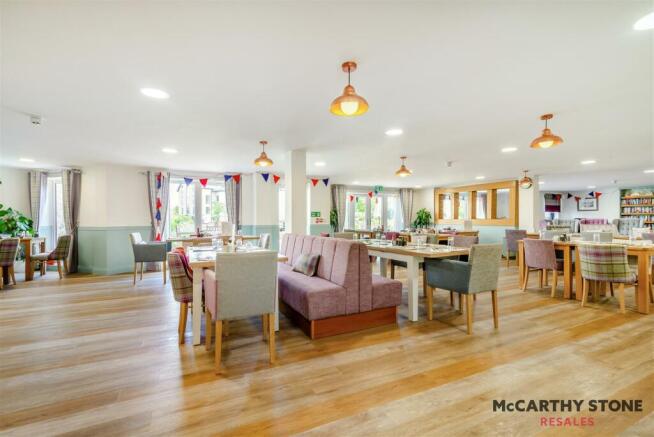 8609757-interior15.JPG