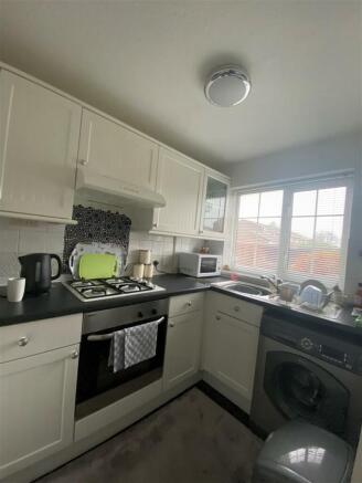 kitchen 2.jpg