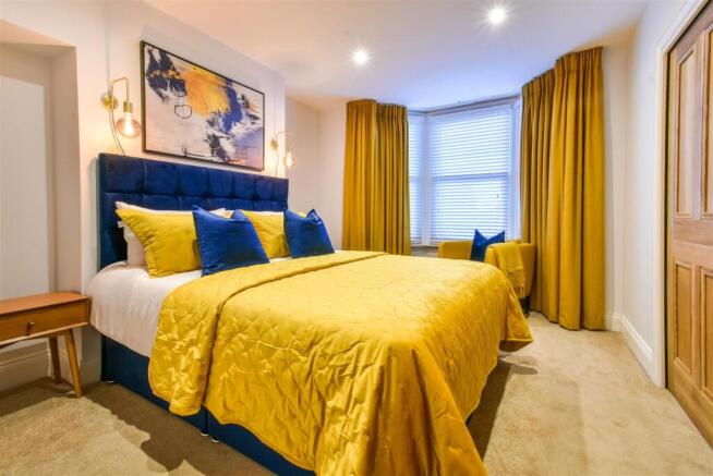 4 bed Terraced to rent Image 9