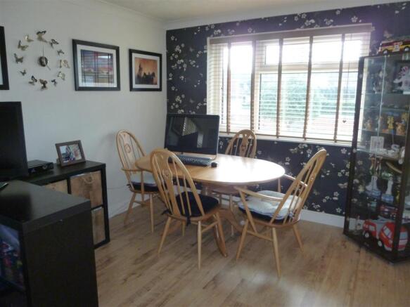 Dining Area.JPG