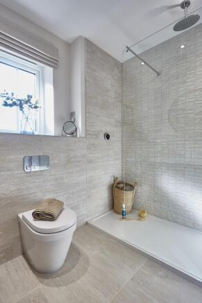 5 bed Detached for sale Image 11