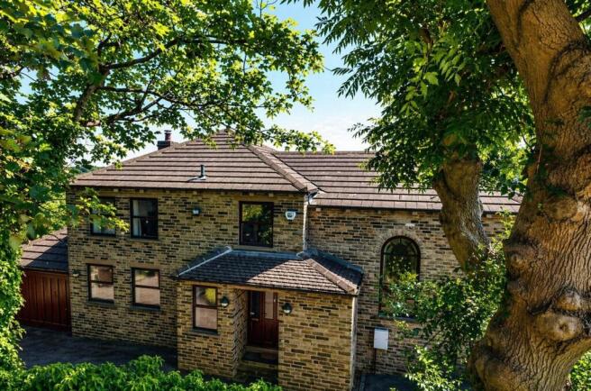4 bed Detached for sale Image 12