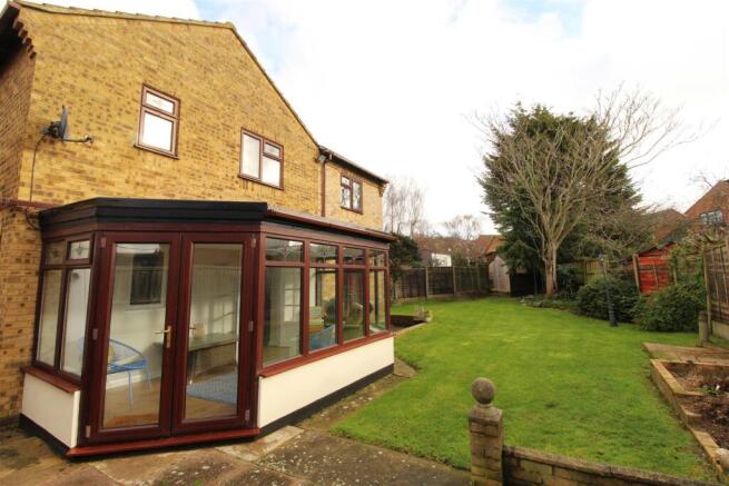 Large Rear Enclosed Garden