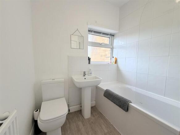 2 bed Terraced for sale Image 8