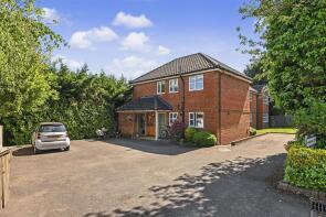 Flat 3, Harborough Court, Rainbow Close, St. Albans AL3 7LF
