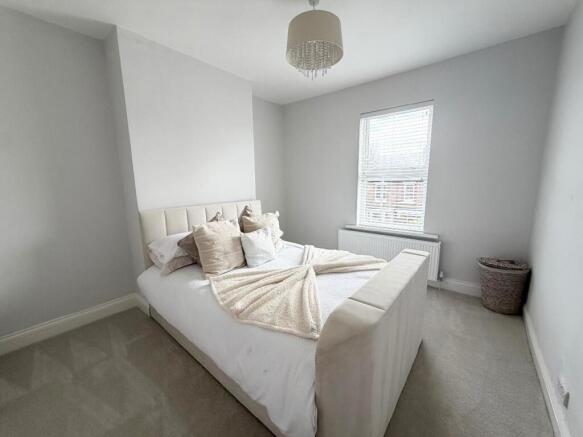 4 bed Semi-Detached for sale Image 12