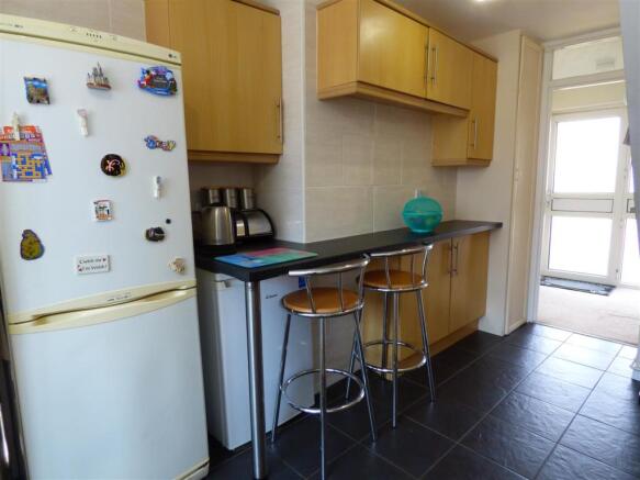 KITCHEN/BREAKFAST ROOM