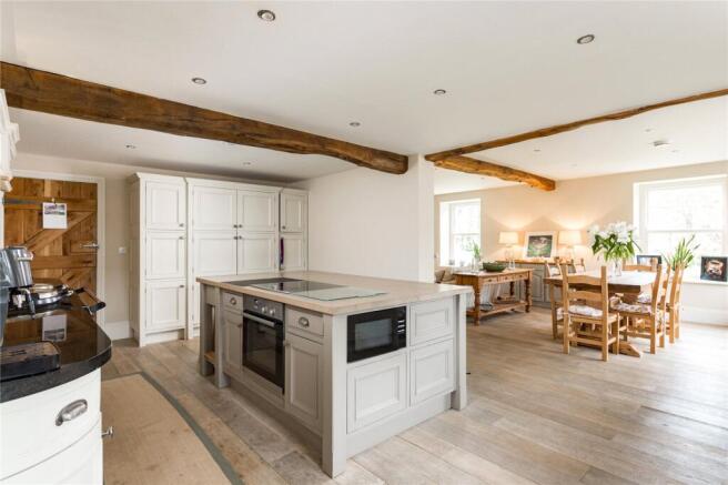4 bed Detached for sale Image 4