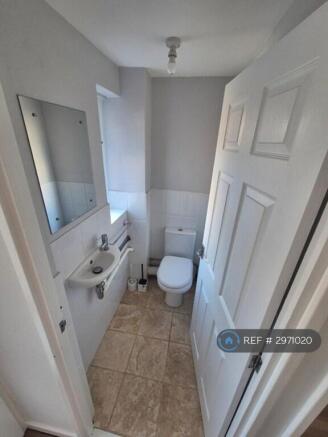 3 bed Semi-Detached to rent Image 7
