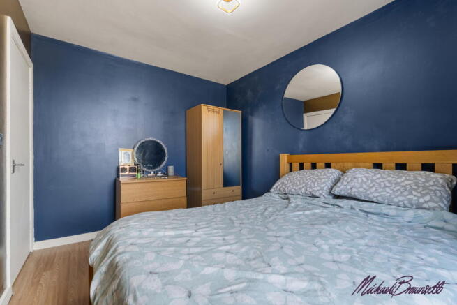 4 bed Terraced for sale Image 9