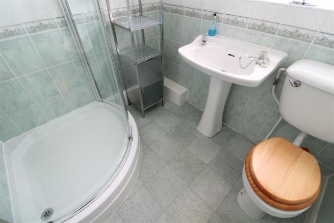 SHOWER ROOM/WC