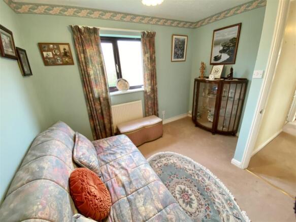 BEDROOM 4