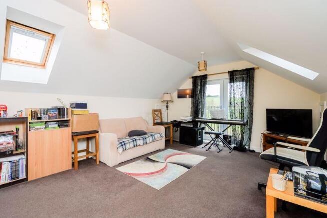 4 bed Detached for sale Image 12
