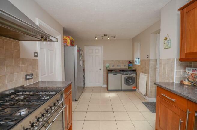 Kitchen pic 3.jpg