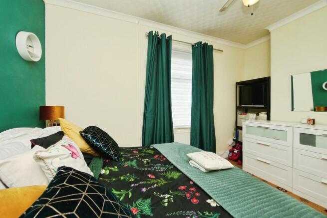 3 bed Terraced for sale Image 10