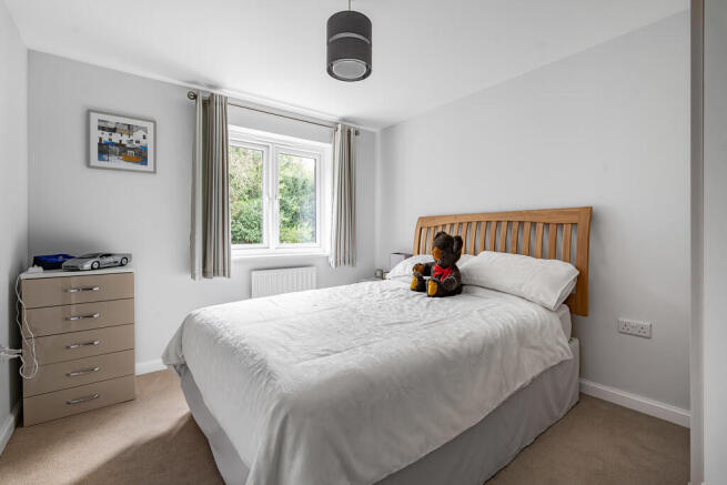 Bedroom 2 (2)