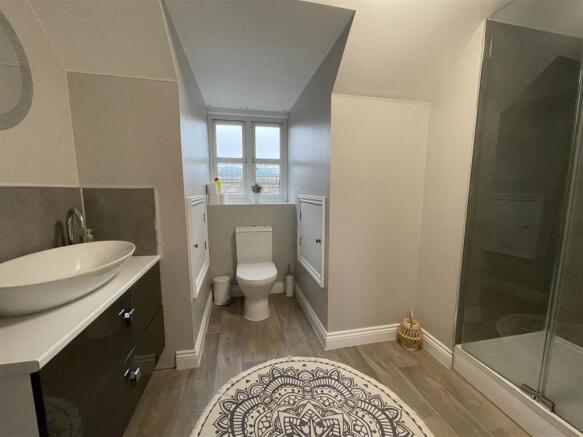 Master Ensuite