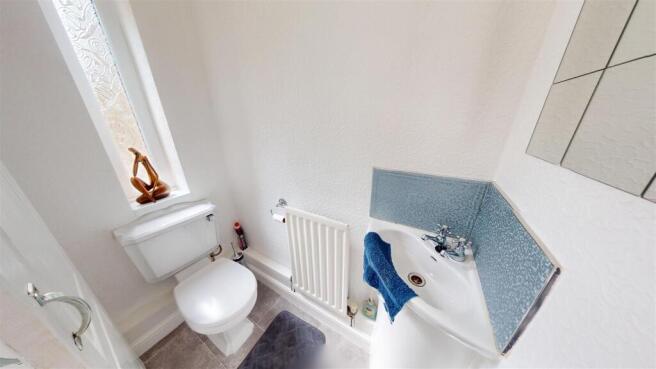 4 bed Detached for sale Image 7