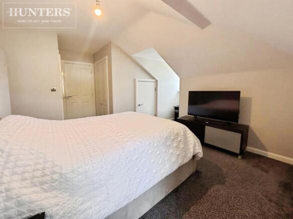 2 bed Penthouse to rent Image 10