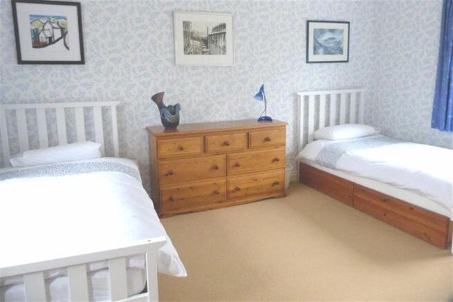 BEDROOM 2