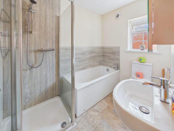 3 bed Terraced for sale Image 10