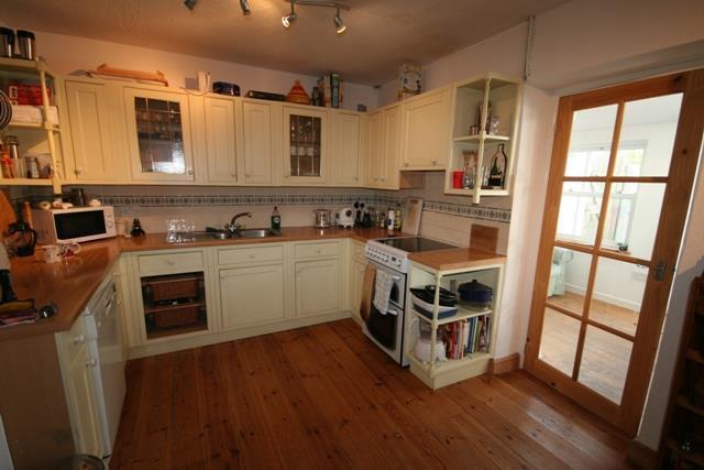 KITCHEN / DINING ROO