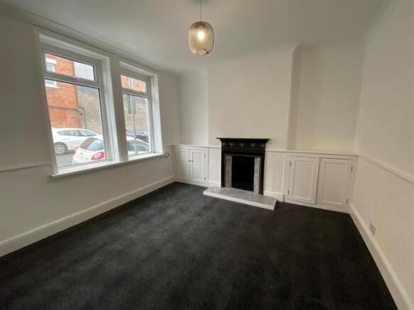 74 Queen Street - front reception room.jpg