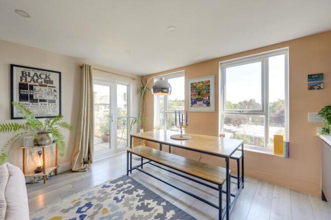 Open Plan Lounge & Kitchen