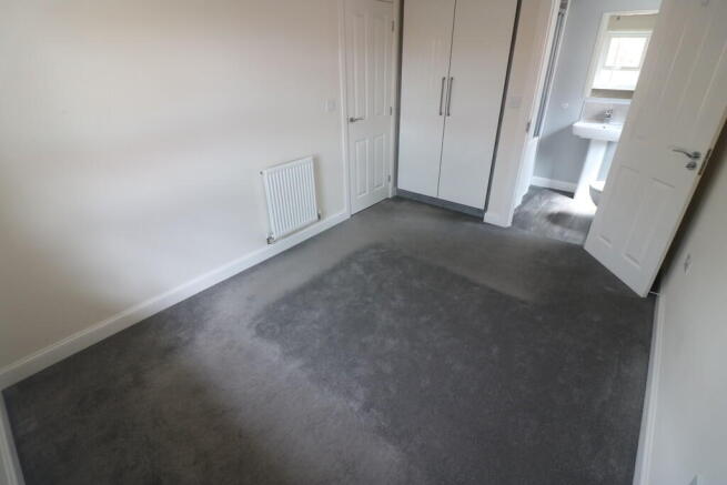 3 bed Semi-Detached to rent Image 12