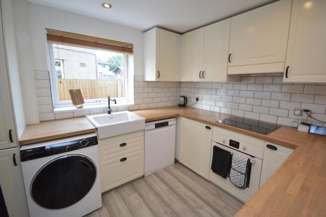 Church Drive, SOuth Kirkby (25)Kitchen.JPG