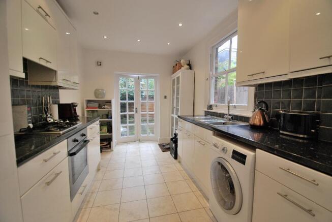 Stylish Kitchen/B'fast Room
