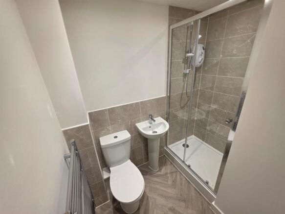 3 bed Detached to rent Image 12