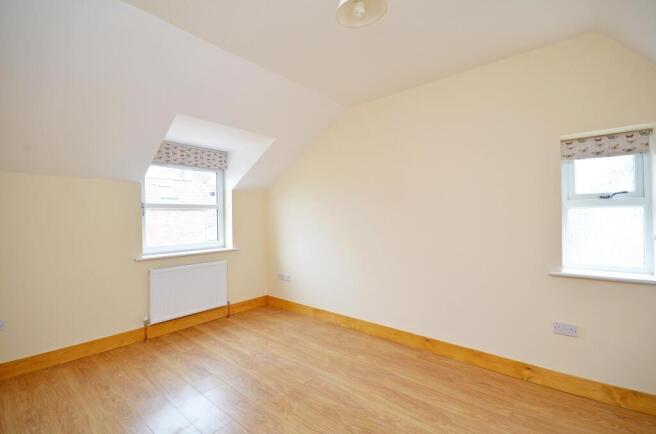 2 bed Detached to rent Image 5