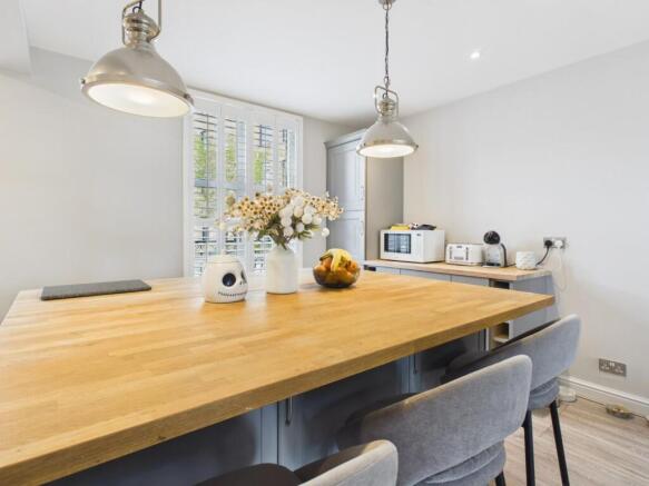 4 bed Town House for sale Image 7