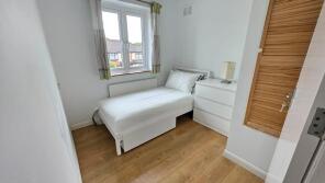 20, Wakefield Gardens, Cranbrook, Ilford IG1 3SJ