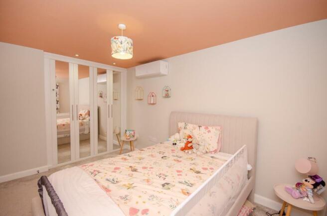 Bedroom 2 pic 2.jpg