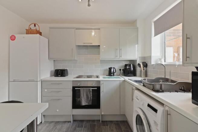 2 bed Flat for sale Image 7