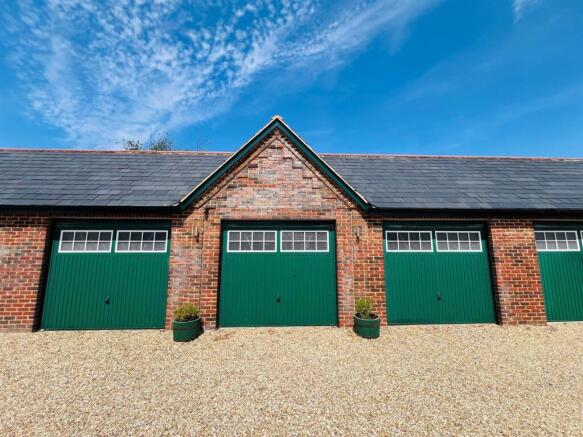 Garage 2.jpg