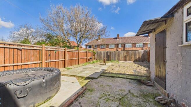 3 bed Terraced for sale Image 4