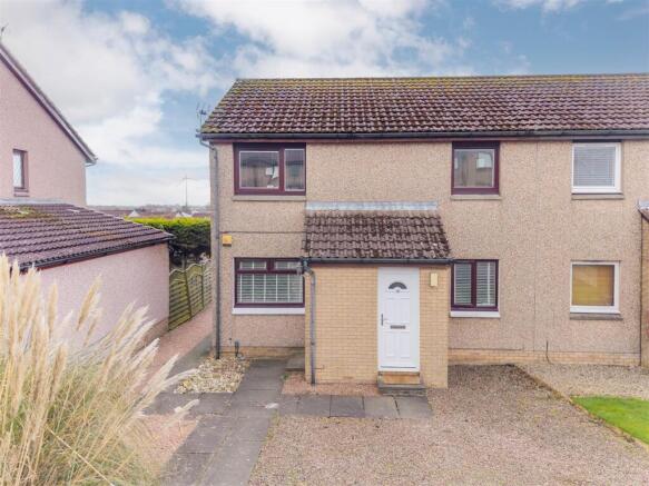 20 Traquair Gardens Dundee-2.JPG