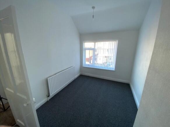 2 bed Terraced to rent Image 9