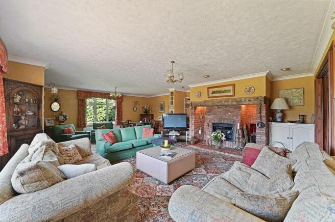 Sitting/Dining Room