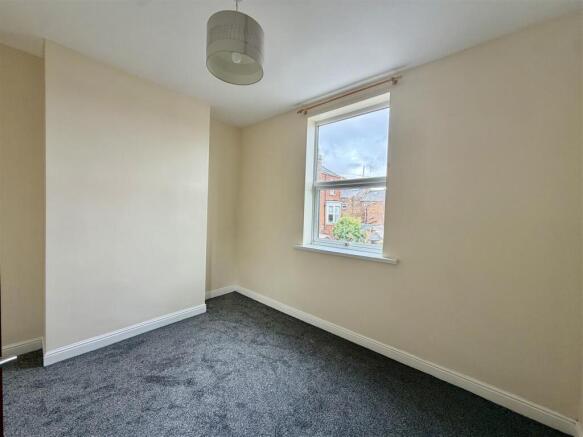 4 bed Semi-Detached for sale Image 6